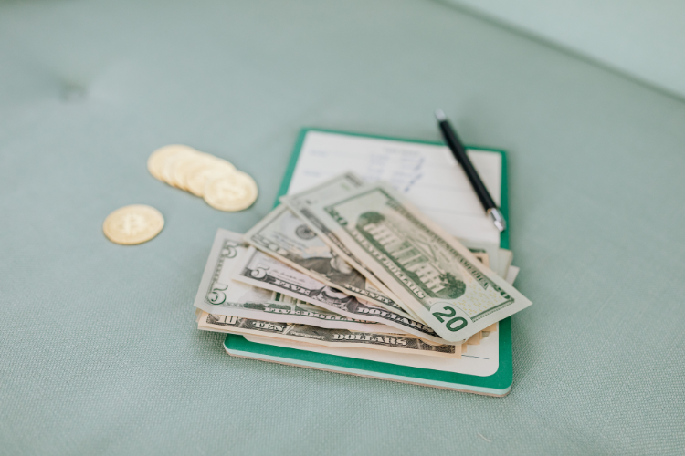 Чи можна не платити кредит під час воєнного стану