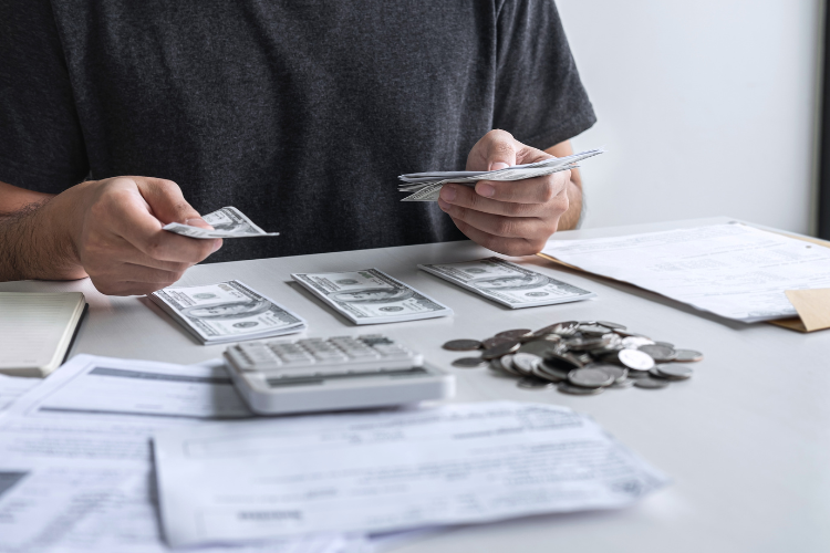 Чи можна не платити кредит під час воєнного стану