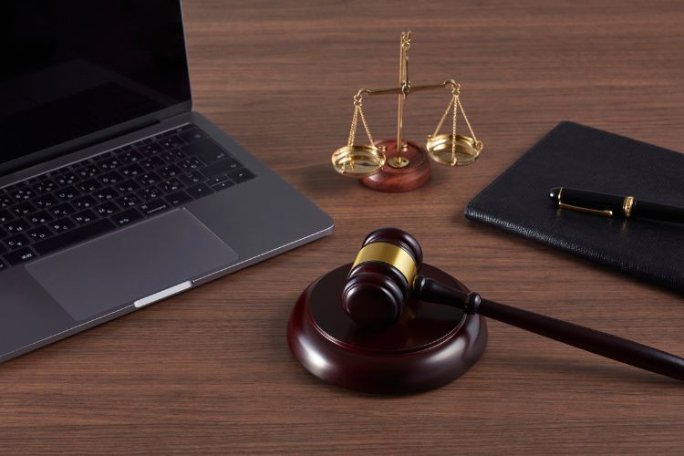 Чи можна виїхати за кордон, якщо є виконавче провадження